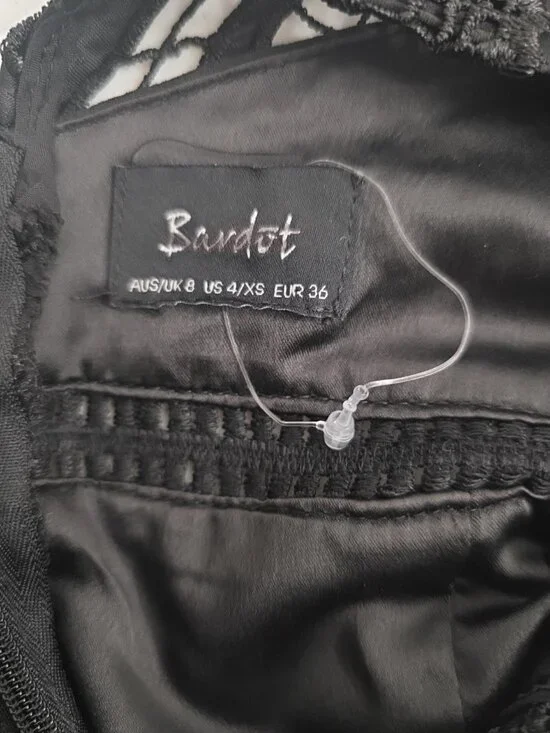 BARDOT  EMBROIDERED SLEEVELESS LACE STRETCH PENCIL DRESS BLACK SIZE 4 - Picture 5 of 5